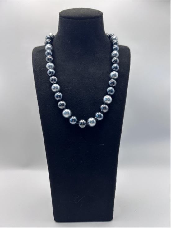 Unknown Jewelry - Necklace‎ Gray Imitation Pearl Beaded Round Pendant Toggle Statement Fashion